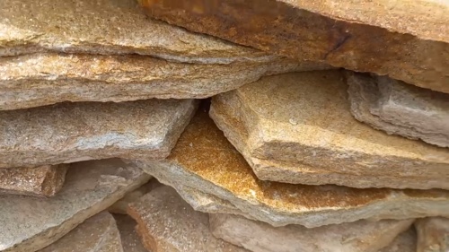 Плитняк златолит жёлтый золотистый для отмостки купить в Нальчике