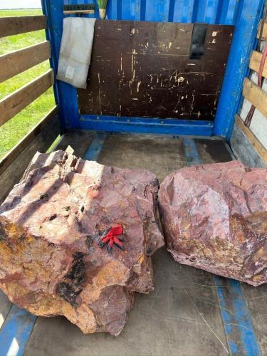 Ландшафтные глыбы красно-фиолетовые 200-1000 килограмм купить в Нальчике