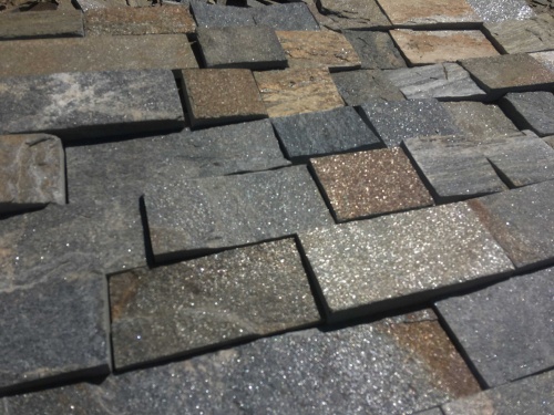 Плитка пилёная златолит Уральский для цоколя, отмостки купить в Нальчике