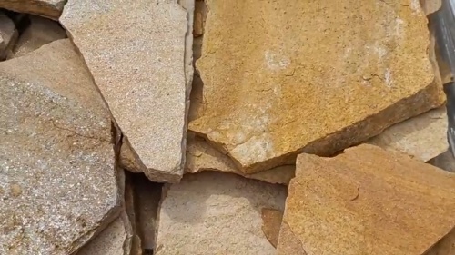 Плитняк златолит жёлтый для цоколя купить в Нальчике