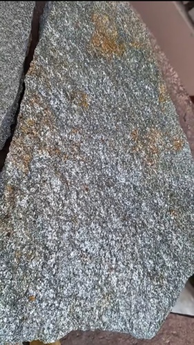 Плитняк златолит серебристый для цоколя, отмостки купить в Нальчике