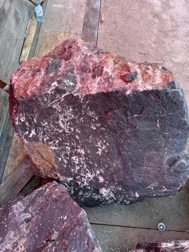 Камни для ландшафтного дизайна красно-фиолетовые 10-60 килограмм купить в Нальчике