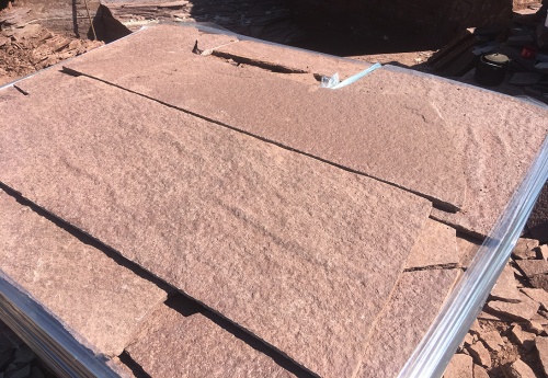 Плитняк лемезит бордовый для облицовки цоколя 20-25 мм  купить в Нальчике