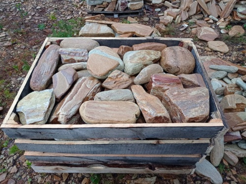 Златолит жёлтый, жёлто-зелёный глыбки и валуны для ланшафтного дизайна купить в Нальчике