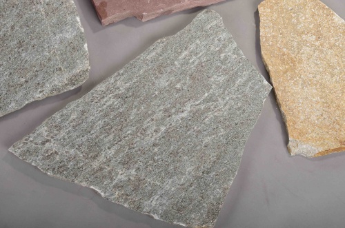 Плитняк златолит Уральский для цоколя, отмостки купить в Нальчике