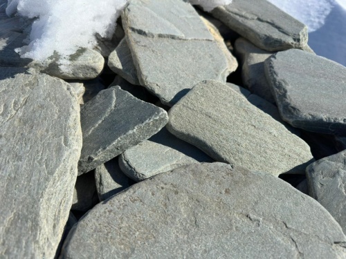 Плитняк златолит зелёный галтованный для цоколя купить в Нальчике