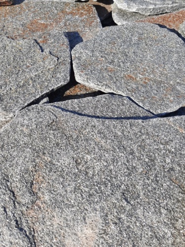 Златолит серебристый галтованный для цоколя купить в Нальчике